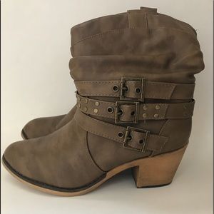 Vanity Tan Ankle Boot Size 10